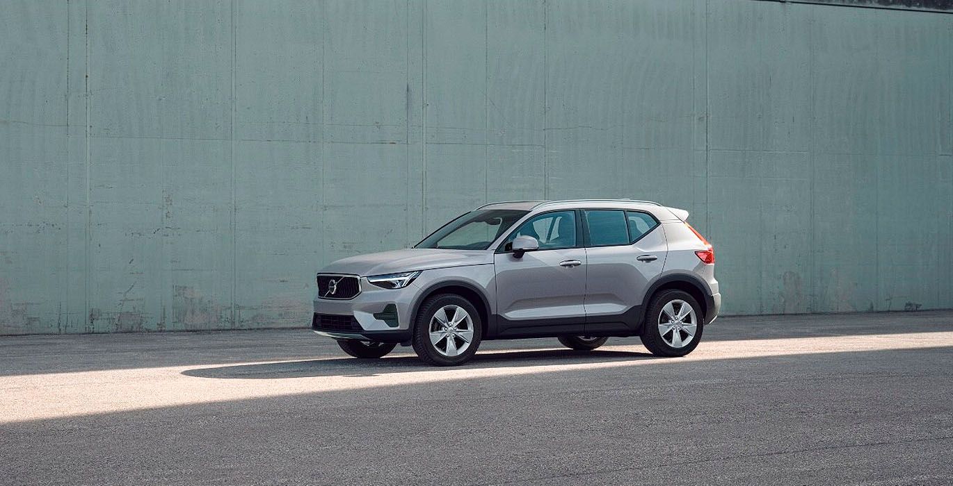 VOLVO-XC40-2.0-B3-G-Core-Auto-exterior-perfil-2.jpg