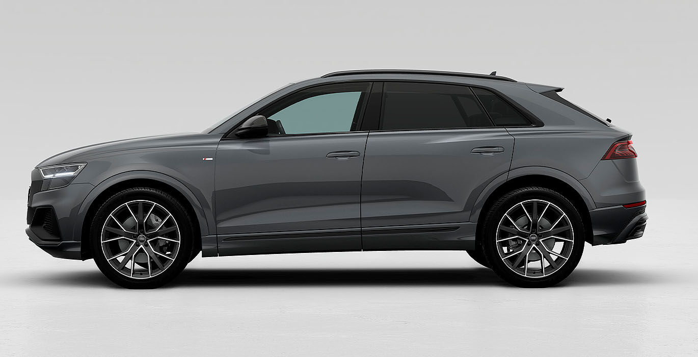 Renting Audi Q8 Black Line 50 TDI Quattro Tiptronic