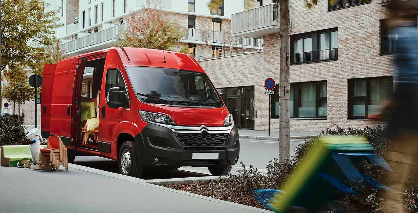 Renting Citröen Jumper L2H2