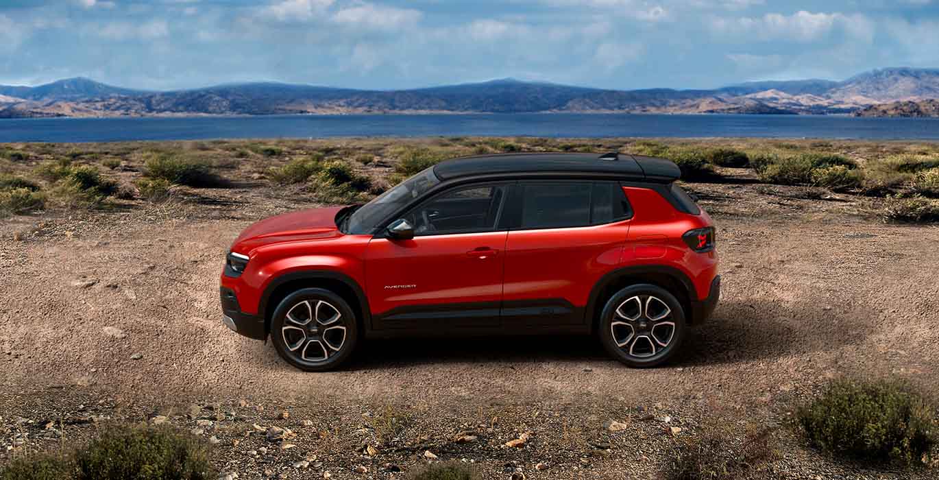 Renting JEEP AVENGER 1.2 G 100CV SUMMIT(MANUAL)