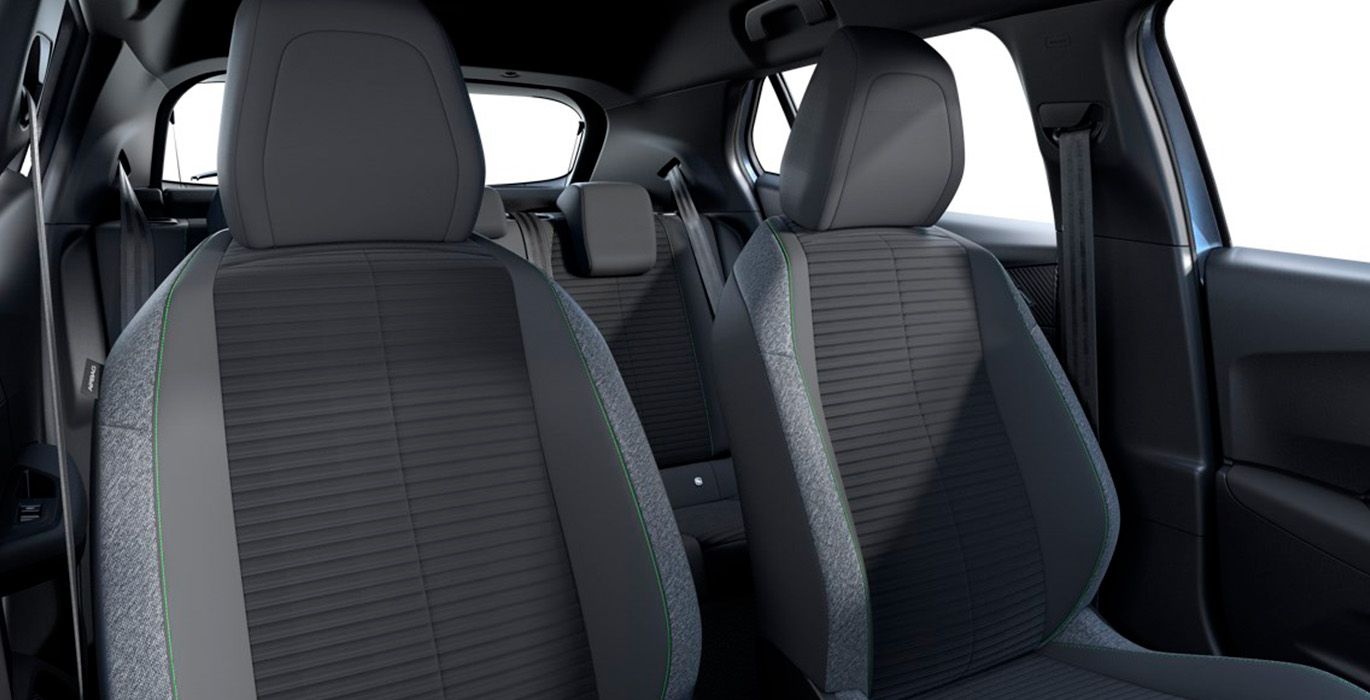 Renting PEUGEOT 2008 ACTIVE PURETECH 100 S&S (MANUAL)