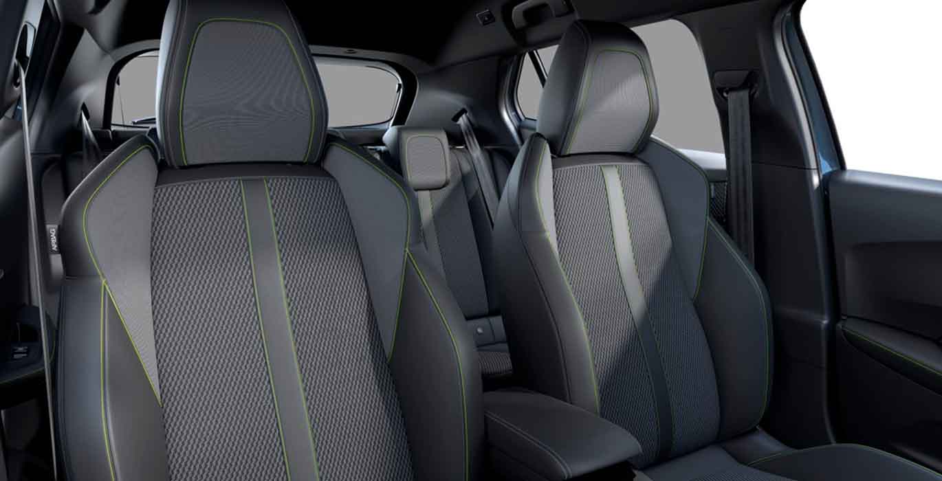 Renting PEUGEOT 2008 GT PURETECH 130 EAT8 (AUTOMATICO)