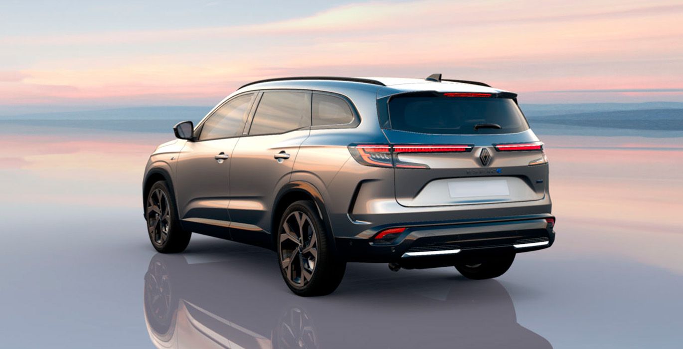 Renting RENAULT Espace Tech Esp.Alpine E-Tech Full Hybrid
