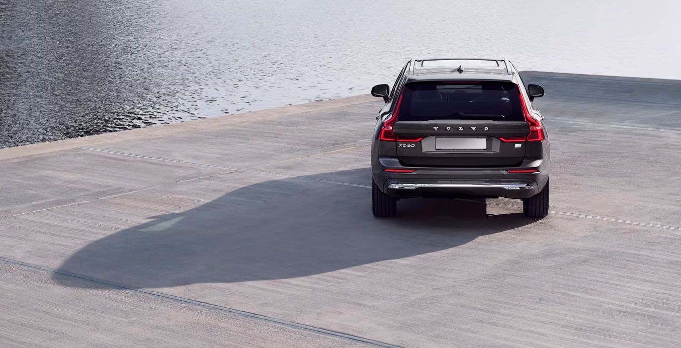 Renting VOLVO XC60 2.0 T6 AWD Recharge Core Aut