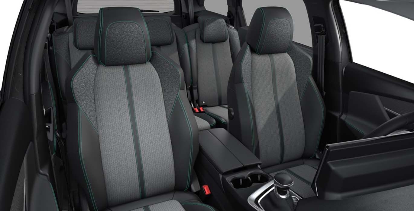 Renting PEUGEOT 5008 1.2 PureTech S&S Allure Pack EAT8
