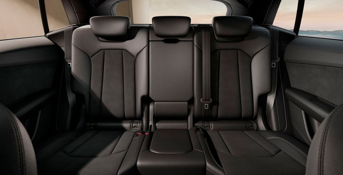 Audi-Q8-SUV-S-line-45-TDI-Quattro-Tiptronic-interior-trasera.jpg