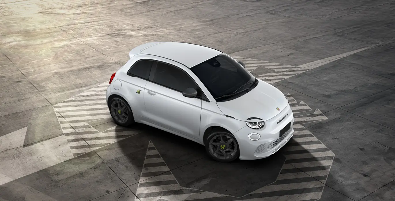 Abarth-500e-42kWh-lateral.webp