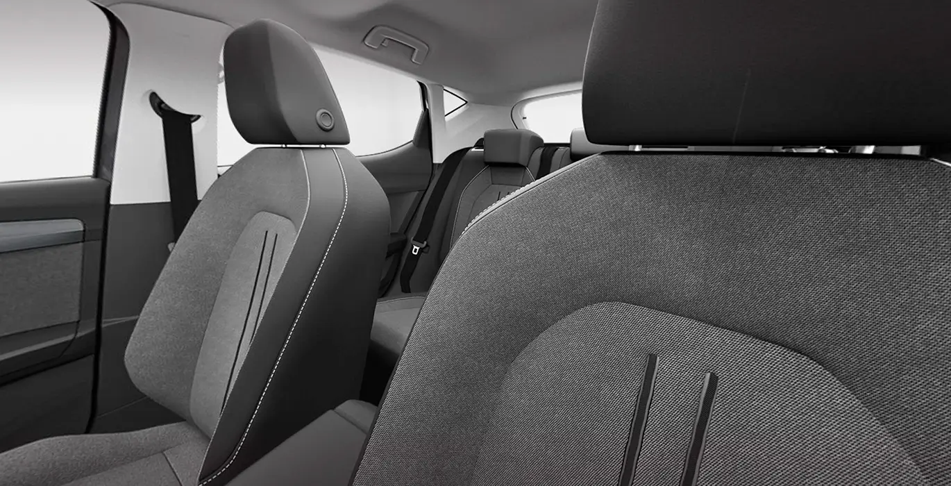 Seat-Leon-5P-2.0-TDI-StartStop-Style-XL-interior-trasera.webp