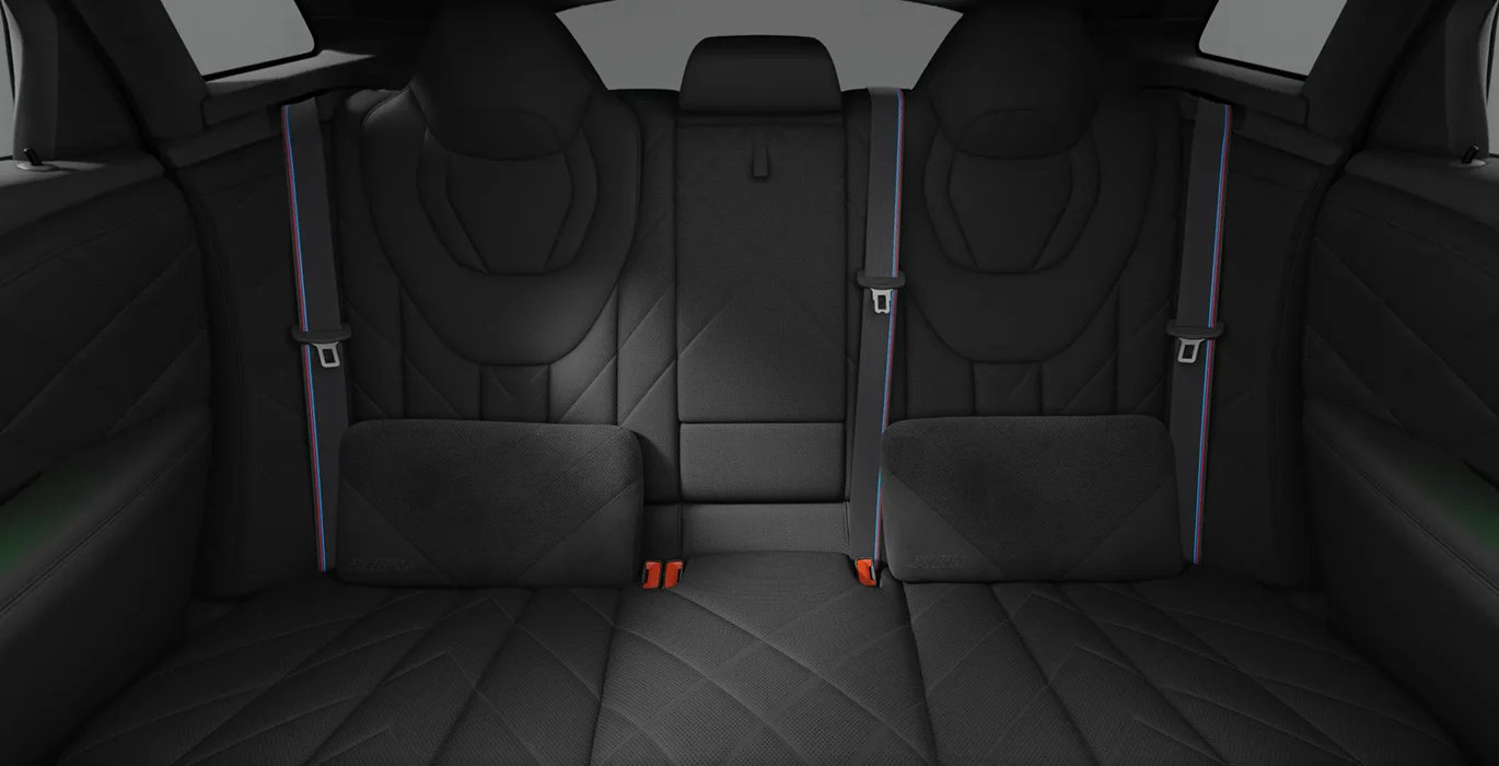 Renting BMW XM 50e 350kW