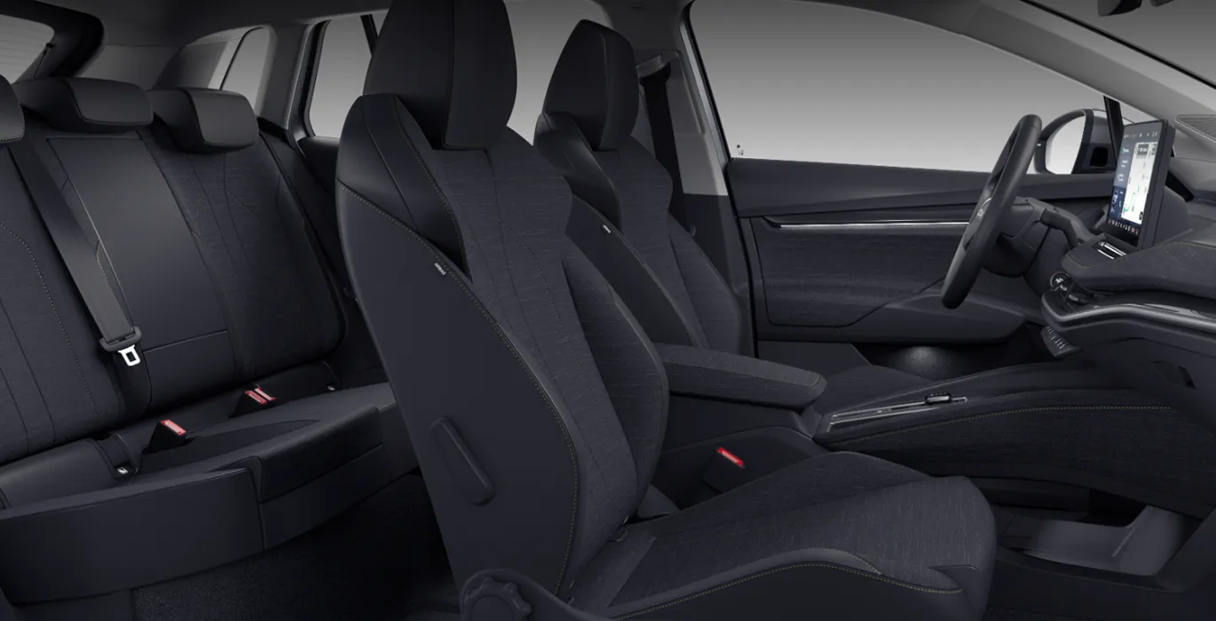 SKODA-Elroq-150kW-204CV-63kWh-interior-trasera.webp