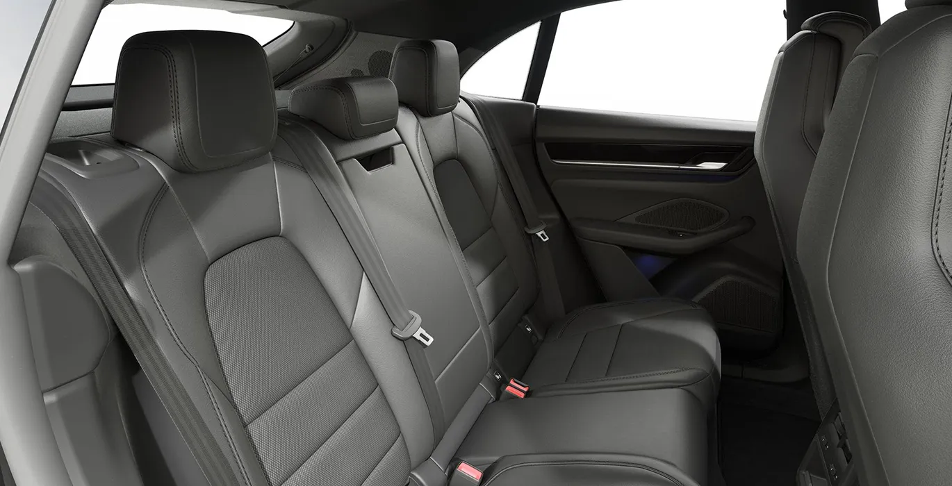 Porsche-Macan-4-408CV-interior-trasera.webp