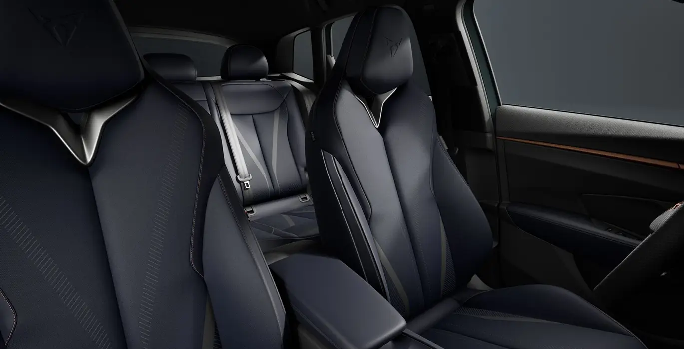 CUPRA-Terramar-1.5-eTSI-DSG-interior-delantera-II.webp