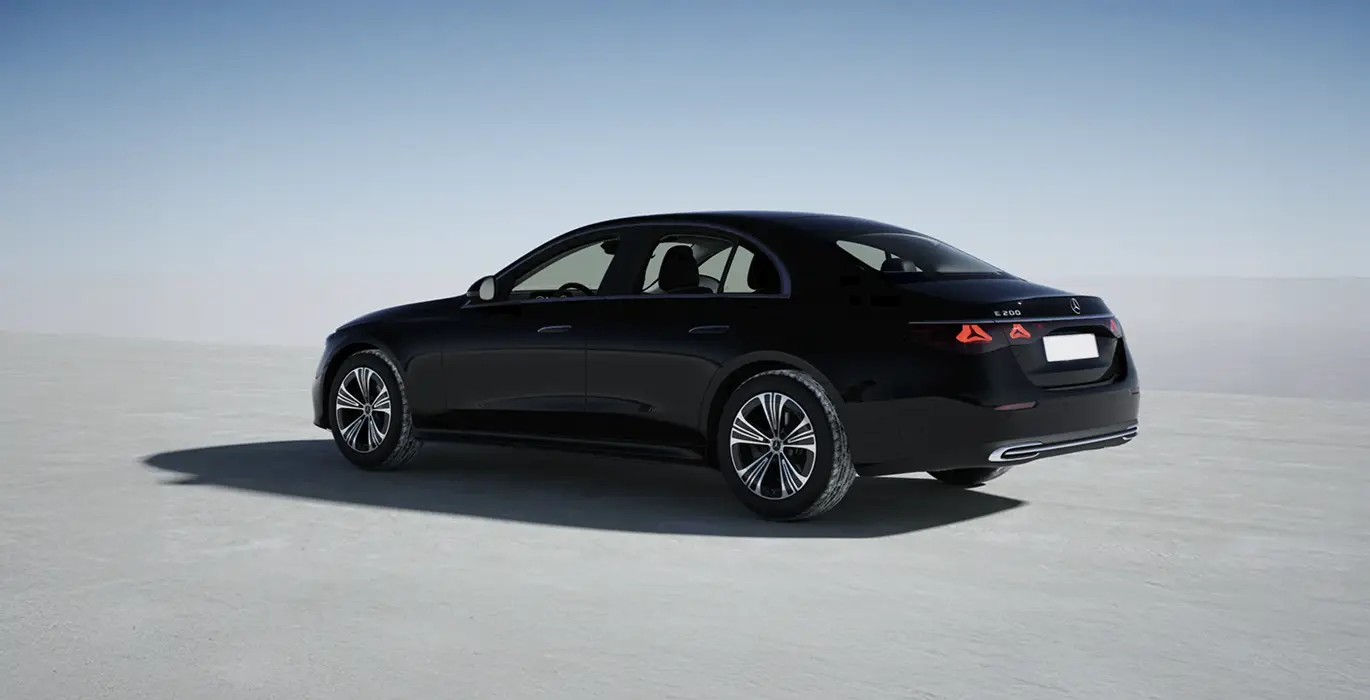 Mercedes-Benz-Clase-E-200-trasera.webp