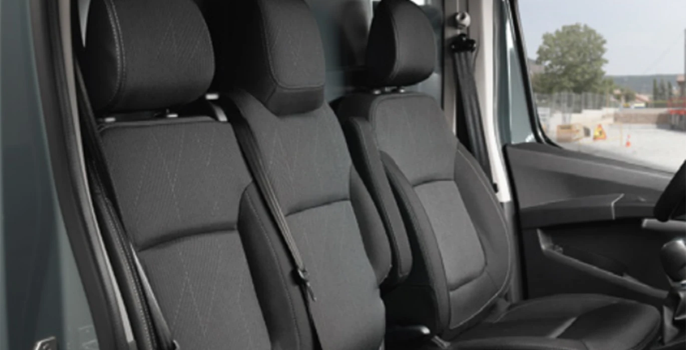 Renting Nissan Primastar 2.0dCi L1H1 1T Acenta