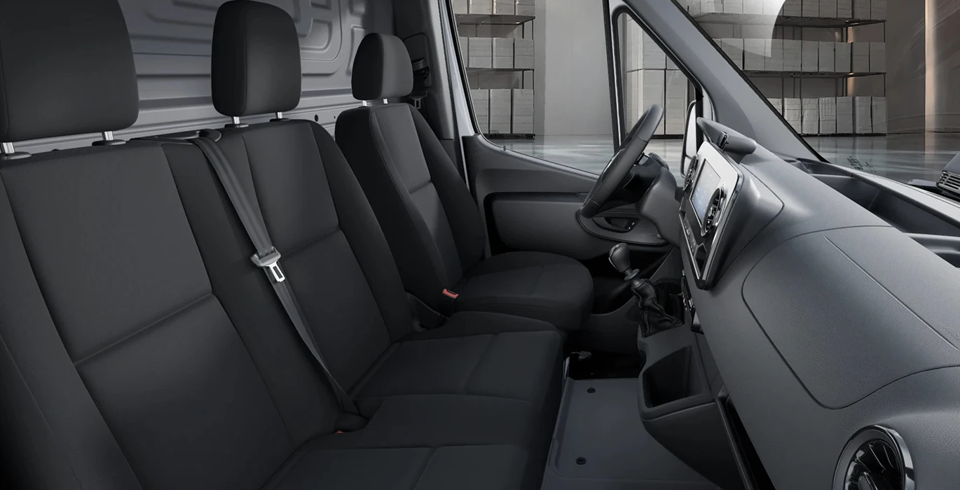 Renting Mercedes-Benz Sprinter 315 CDI Medio Pro