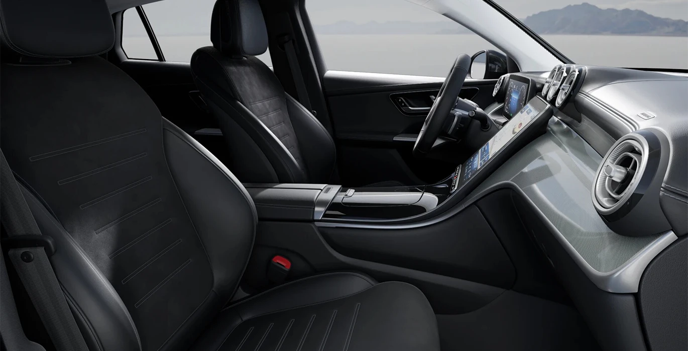 Mercedes-Benz-GLC-Coupe-300-de-4MATIC-gris-interior-delantera-II.webp