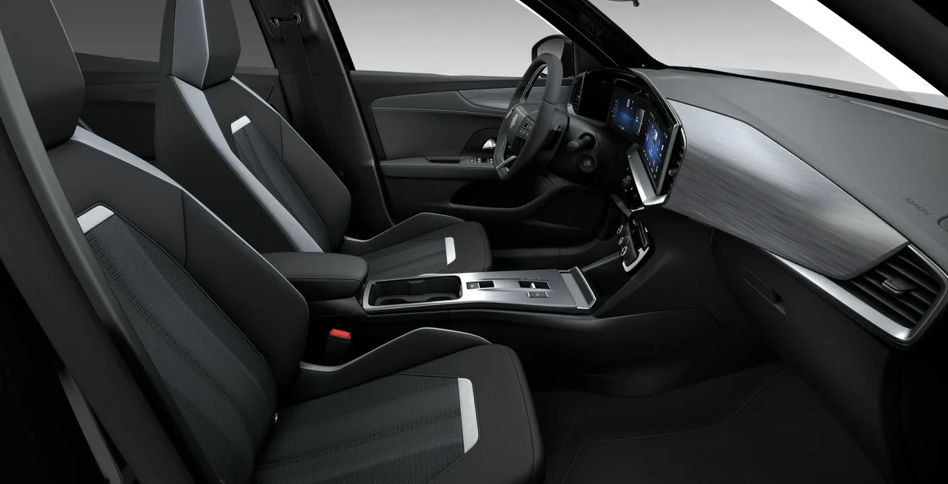 Opel-Mokka-1.2-T-XHT-Hybrid-eDCT6-GS-interior-delantera-II.webp